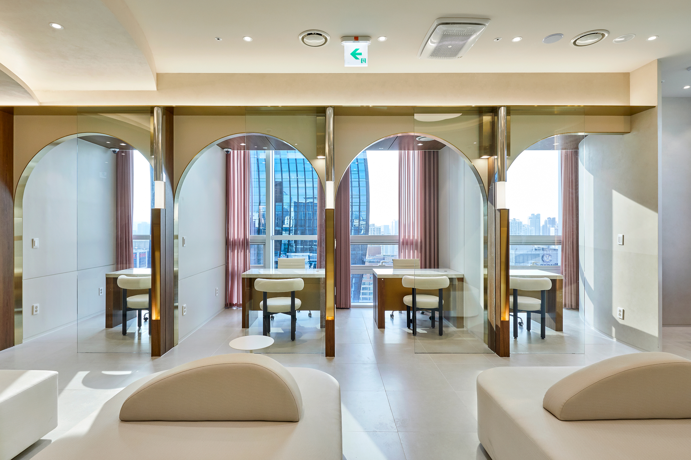 Private consultation room at Lienjang Clinic in Gangnam