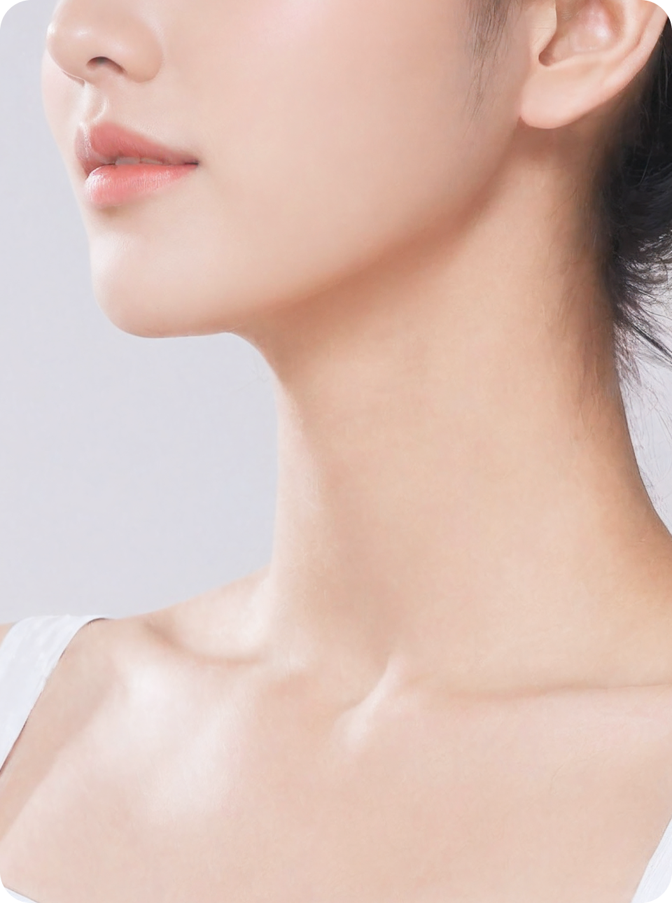 model with slim neck and shoulders representing body tox treatment