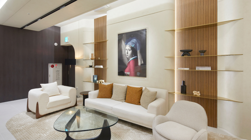 16F Premium Lounge Lobby 3