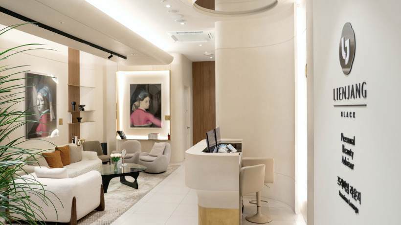 16F Premium Lounge Lobby 4