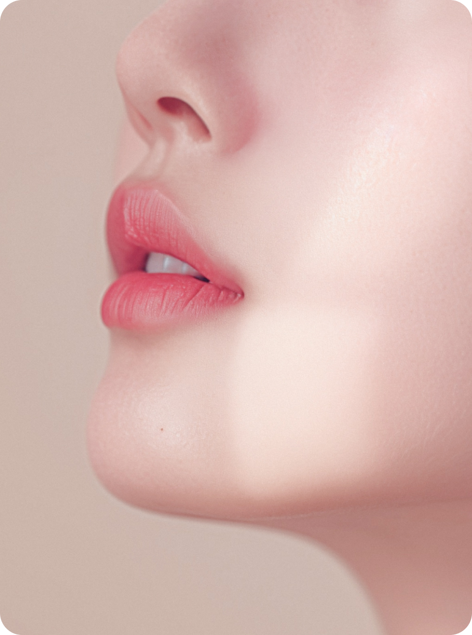 full lips representing lip filler treatment in seoul